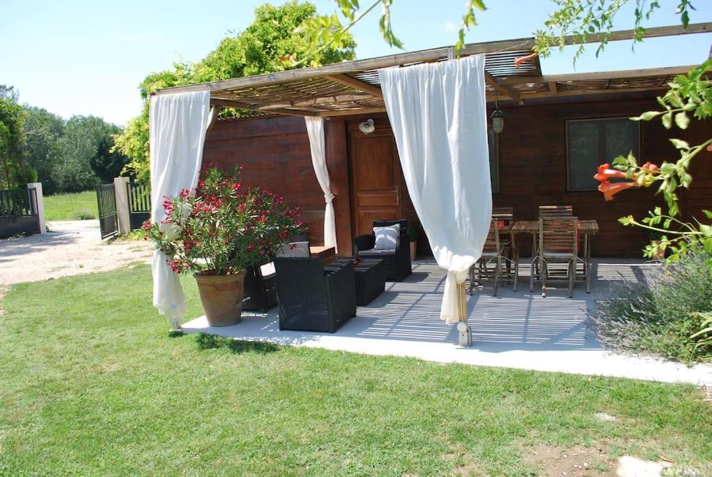 Le Cabanon Tendance Du Luberon Mérindol Exterior foto